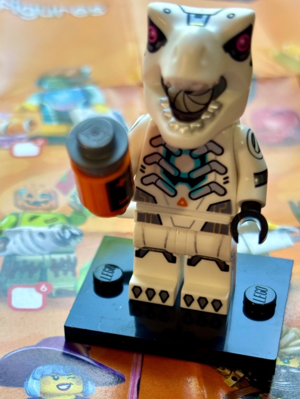 LEGO SERIES 29 "Robot T. rex" col29-1 With stand, pamphlet & accessories.